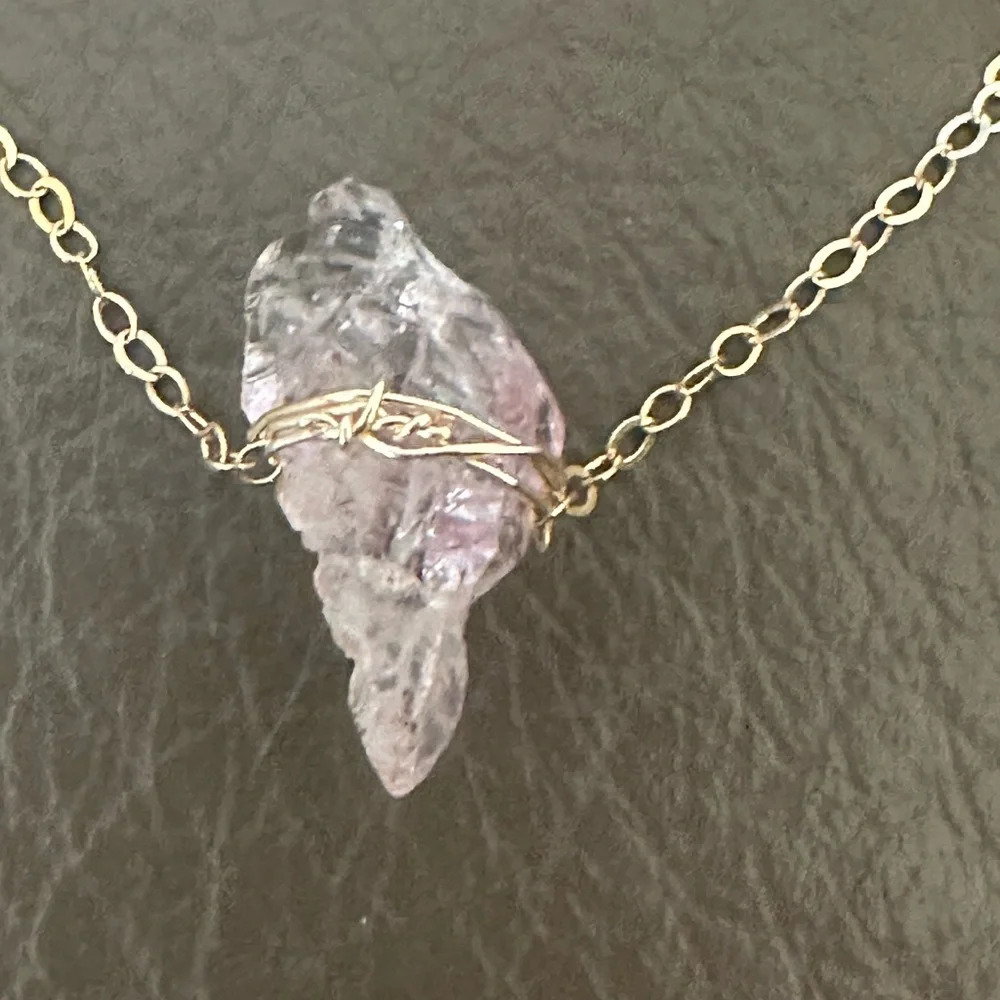 Vera Cruz Dainty Raw Amethyst Treasure - Picture 2 of 4